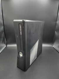 Xbox 360 Konsole + Controller + Zubehör
