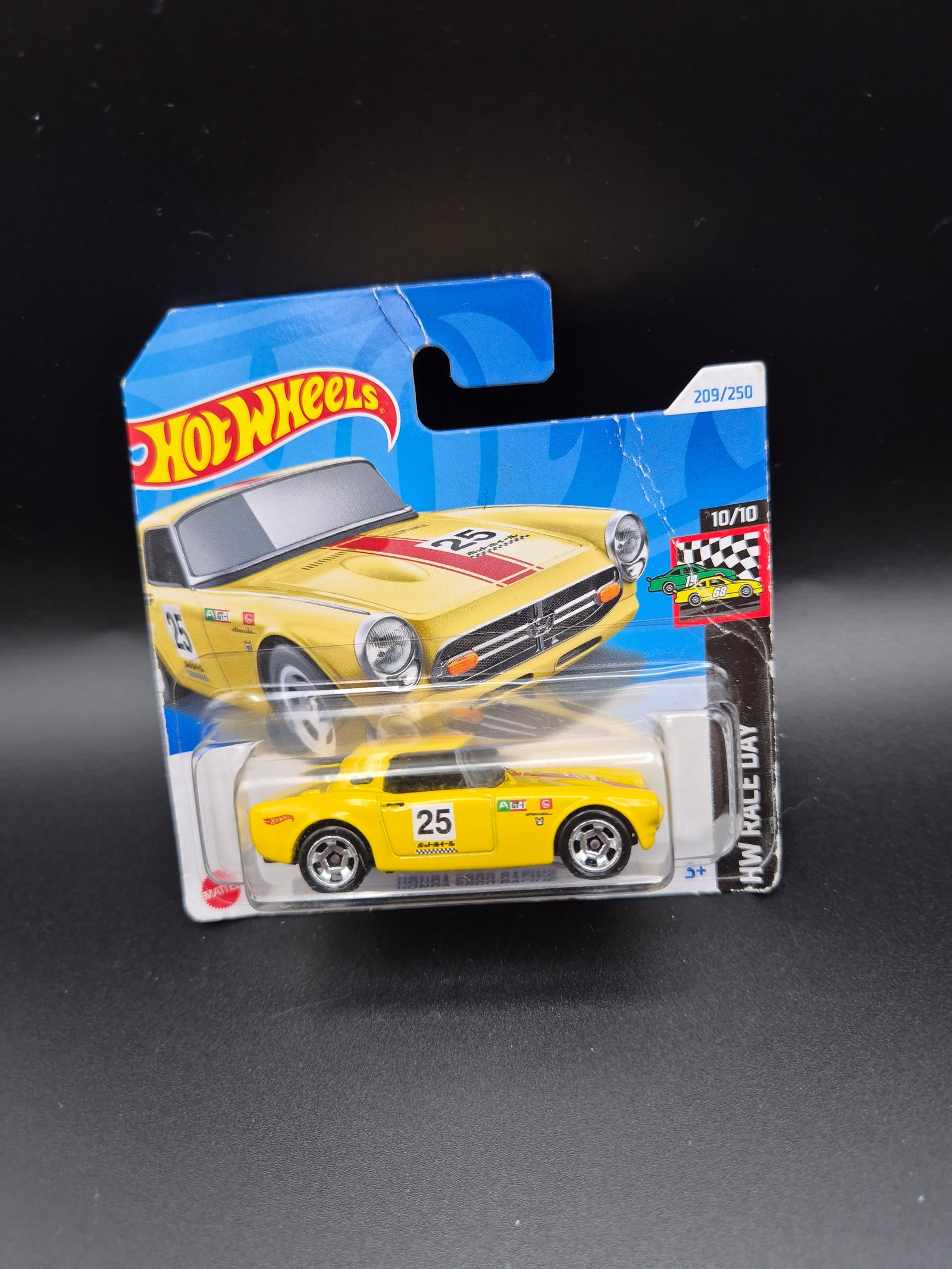 Hot Wheels Datsun 2000 (Race Day)